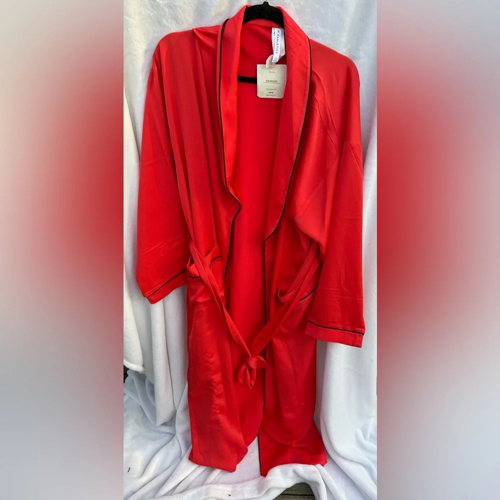 NWT-‎ Fabletics EcoSatin Robe - Red with black trim; size Medium